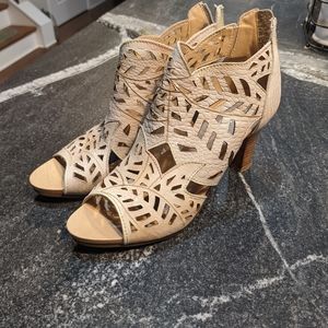 Spring Step La Artiste heels